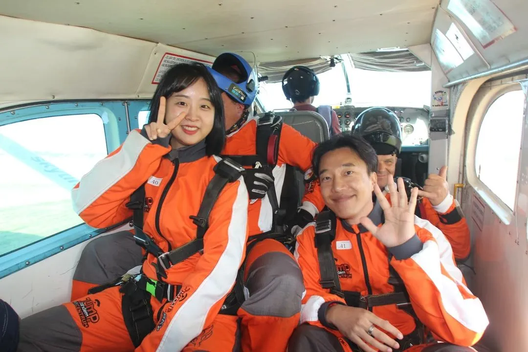 Tandem skydiving Jump-tandem
