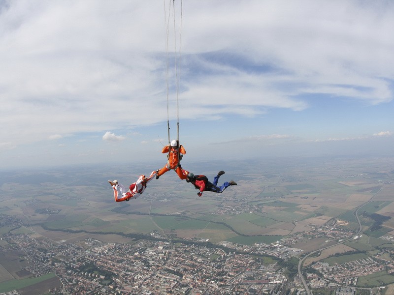 Courses of parachuting